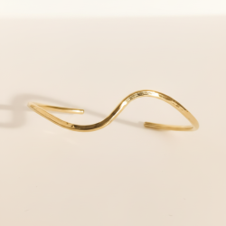 Pulsera ola martillada de latón macizo para hombre hecha a mano Arias Teuffel